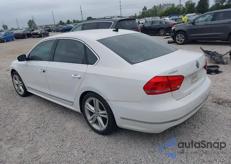 2015 Volkswagen Passat 2.0L Tdi Sel Premium from USA, damaged, VIN 1VWCV7A38FC013311